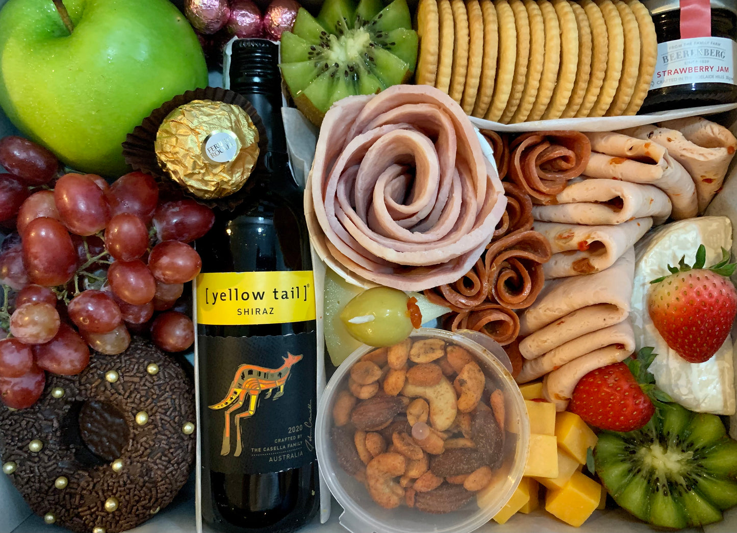 Medium Graze Box with 187 ml. Wine