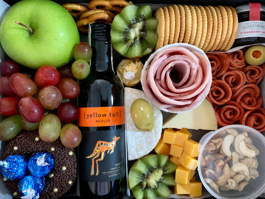 Medium Graze Box with 187 ml. Wine